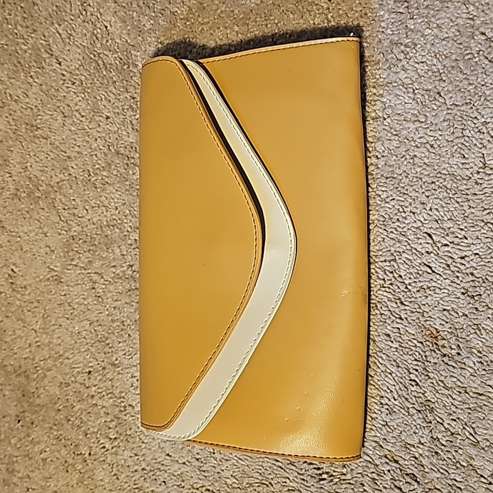 Club purse off white w light brown